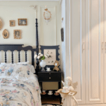 This duvet cover is both cozy and chic! Its the perfect addition to my bedroom decor. I love it!