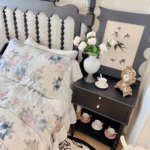 This duvet cover is both cozy and chic! Its the perfect addition to my bedroom decor. I love it!