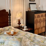 I love the material of this duvet cover! Its soft and breathable, making it perfect for a good night's sleep.