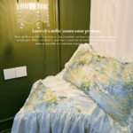 Im so glad I bought this duvet cover! Its fantastic quality and looks amazing on my bed.