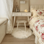 This duvet cover has a luxurious feel that I absolutely love! Its soft and adds a touch of elegance to my bedroom. I would recommend it to anyone!
