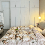 These bed linens are great for everyday use. The duvet covers are soft, and the pillowcases are comfortable. The bedding sets are a great investment.