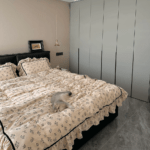 This duvet cover is very comfortable and the bed sheets are amazing. The bedding sets are great value for money. Pillowcases are soft and durable. These bed linens are perfect!