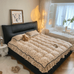 The bedding sets are perfect for all seasons. The duvet covers are lightweight, and the bed sheets are breathable. Pillowcases are soft and cozy. These bed linens are a great buy!