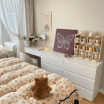 The bedding sets are perfect for all seasons. The duvet covers are lightweight, and the bed sheets are breathable. Pillowcases are soft and cozy. These bed linens are a great buy!