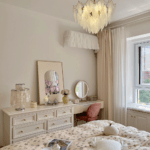 This duvet cover is very comfortable and the bed sheets are so soft. The bedding sets are well-made, and the pillowcases are stylish. These bed linens are a fantastic buy!