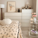 This duvet cover is very comfortable and the bed sheets are so soft. The bedding sets are well-made, and the pillowcases are stylish. These bed linens are a fantastic buy!