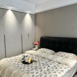 This bedding set is of good quality! The bed linens feel nice, and the duvet covers are easy to clean. I appreciate the attention to detail in the design.