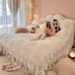 This bedding set is of excellent quality! The bed sheets are soft, and the duvet covers are beautiful. The pillowcases fit perfectly and are very comfortable. I highly recommend this bedding to anyone looking for quality!