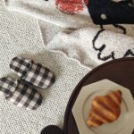 The quality of this blanket is fantastic! It feels luxurious and is very warm.