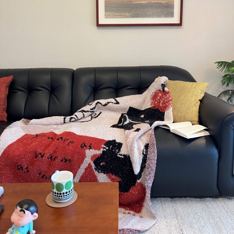 This blanket is perfect for cuddling! I love how soft it is and how it keeps me warm.