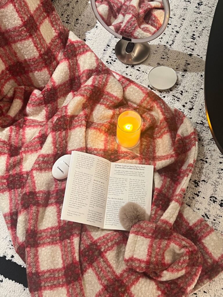 I love the texture of this blanket! Its so soft and cozy, perfect for snuggling up on the couch. Im very pleased with my purchase!