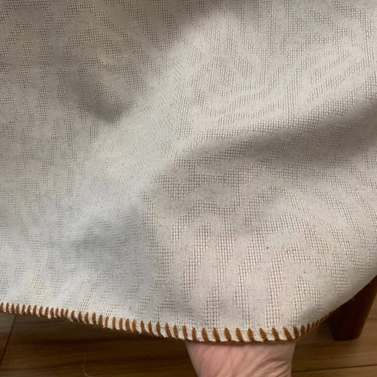 The quality of this tablecloth is amazing for the price! It looks elegant and feels durable. I would definitely recommend it to others!