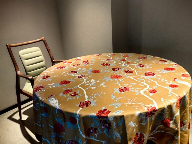 Im so glad I purchased this tablecloth! Its excellent quality and looks fantastic on my table. It has held up well against spills and stains. I would definitely recommend it to anyone looking for a good table cover!