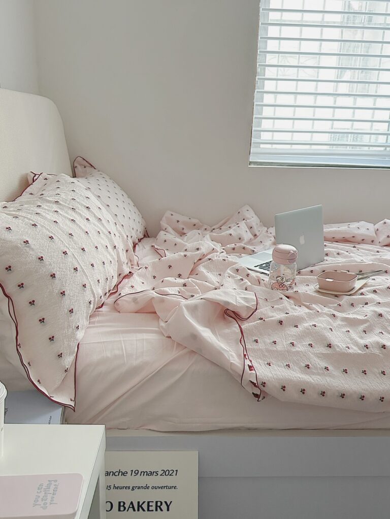 Click to view full screen Cherry Jacquard Bedding Bundles photo review