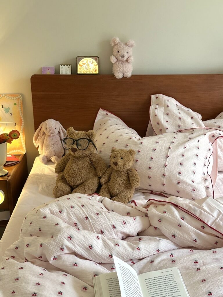 Click to view full screen Cherry Jacquard Bedding Bundles photo review