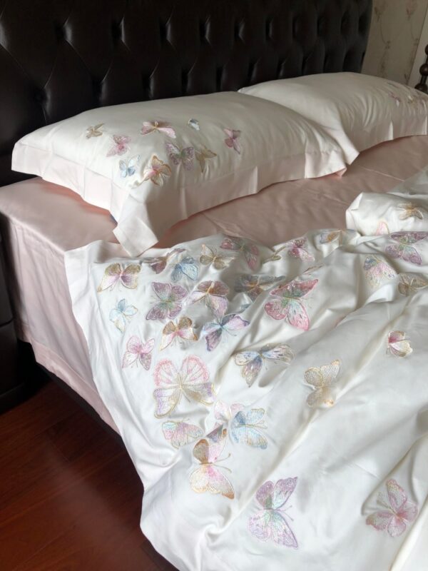 Caroline Bedding Set