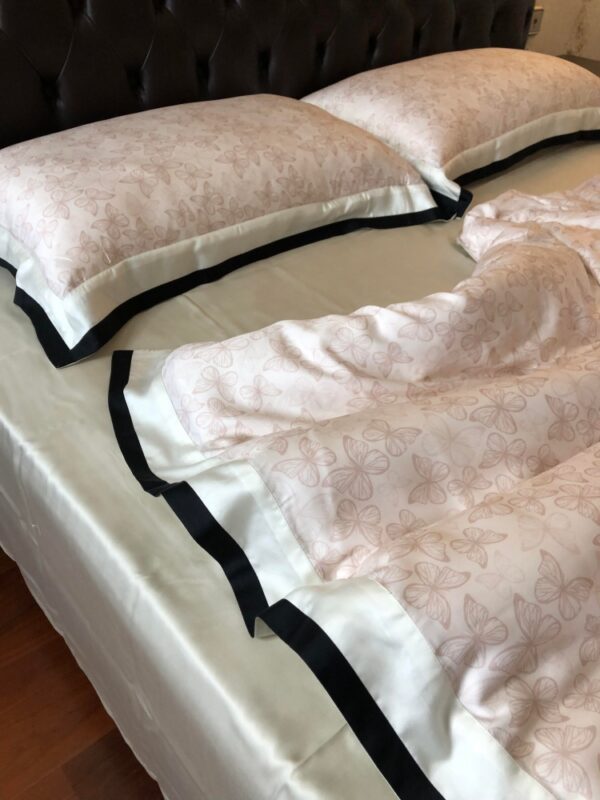 Dani Bedding Set