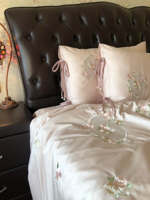 Holly Duvet Cover Set
