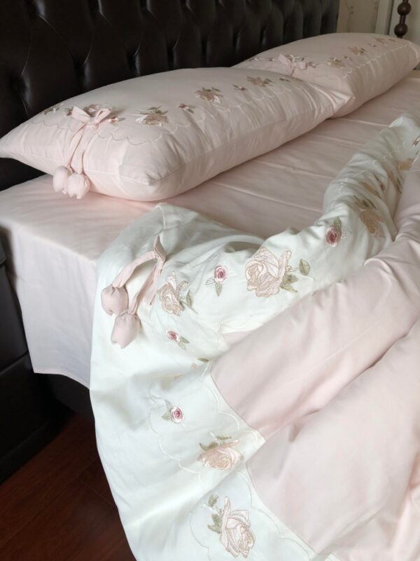 Iris Bedding Set