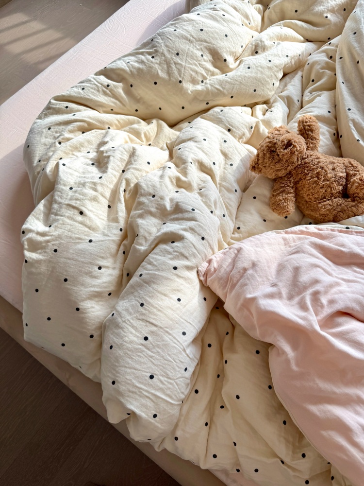 Scarlett Bedding Set - Image 2