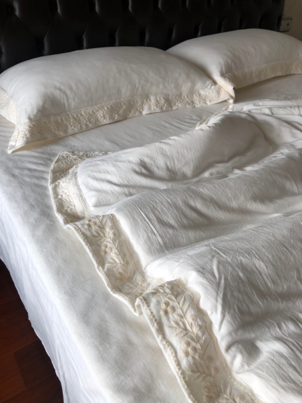 Nicole Bedding Set