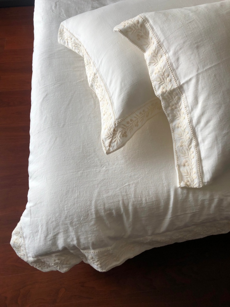 Nicole Bedding Set - Image 3