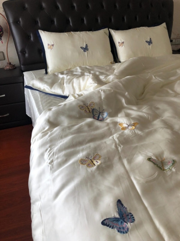 Samantha Bedding Set