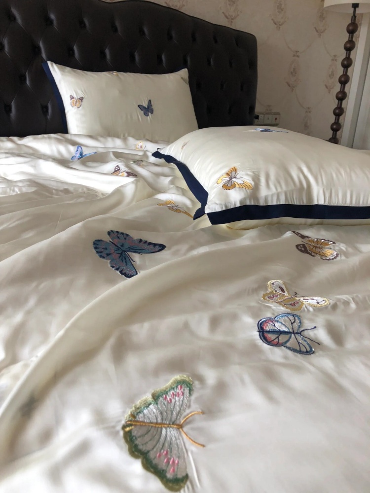 Samantha Bedding Set - Image 4